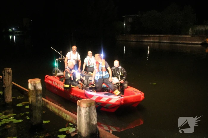Grote zoekactie naar mogelijk voertuig in water