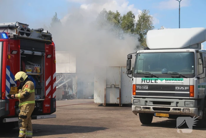 Afvalcontainer in brand bij Hule Metaal Recycling