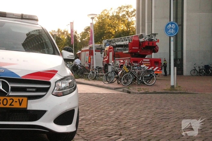 Bewoner dooft in brand gevlogen pan met doek