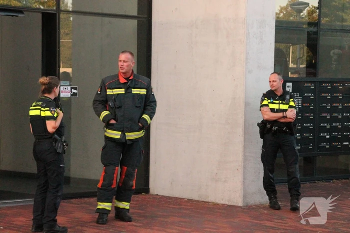 Bewoner dooft in brand gevlogen pan met doek
