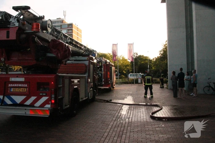 Bewoner dooft in brand gevlogen pan met doek