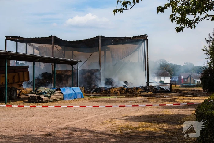 Grote hinder van stank van grote brand net over de grens