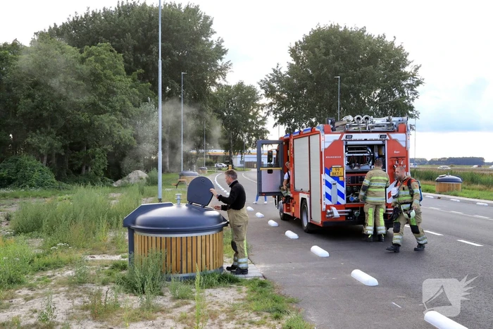 Brand in container met restafval bij Shell-tankstation