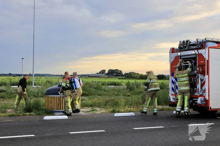 Brand in container met restafval bij Shell-tankstation