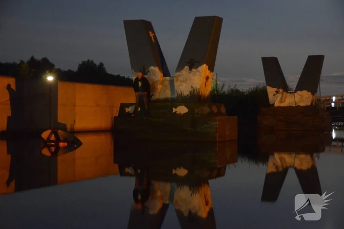 Boot gezonken net voor de M.C. Escher Akwadukt