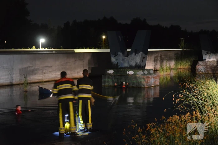 Boot gezonken net voor de M.C. Escher Akwadukt
