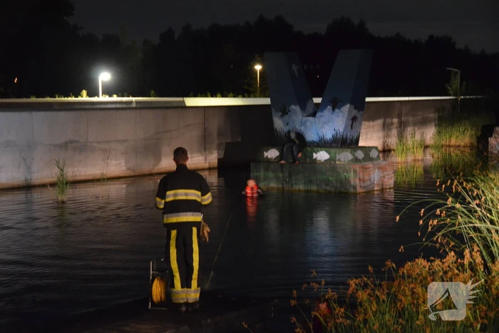 Boot gezonken net voor de M.C. Escher Akwadukt
