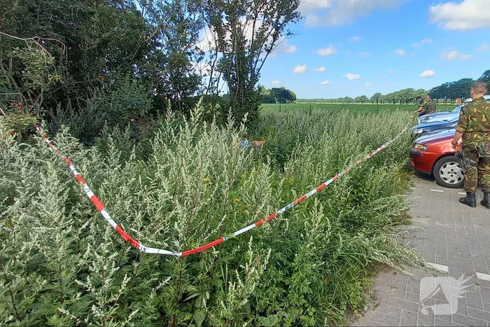 Verdachte vaten gevonden bij spottersplek
