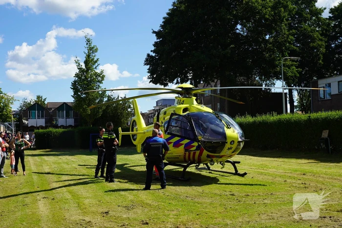 Traumahelikopter landt voor incident bij woning
