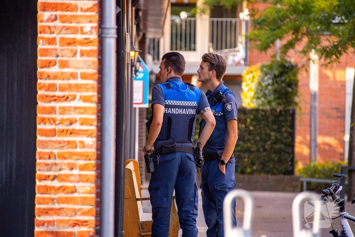 Scooterrijder slaat op de vlucht na verkeersongeval
