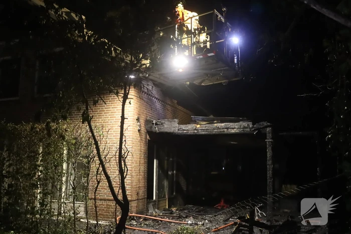 Enorme schade na brand bij woning