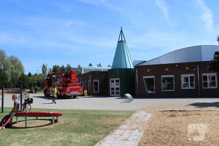 Brand op dak basisschool 't Ven bij werkzaamheden