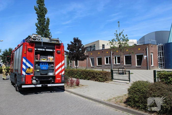 Brand op dak basisschool 't Ven bij werkzaamheden