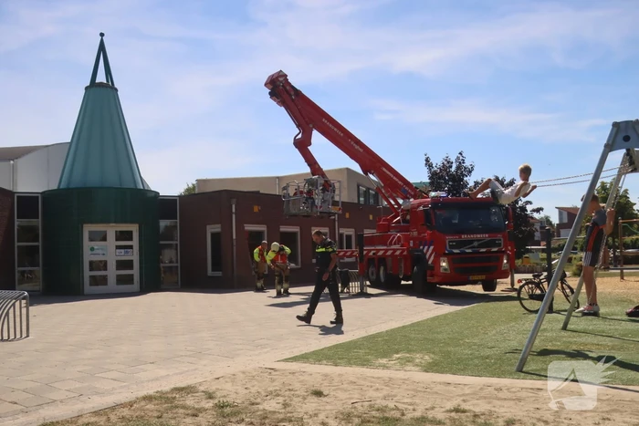 Brand op dak basisschool 't Ven bij werkzaamheden