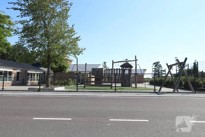 Jongeman beschoten op schoolplein Ds. J. Fraanjeschool De Burcht