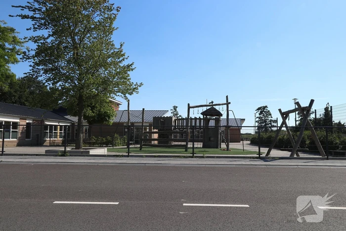 Jongeman beschoten op schoolplein Ds. J. Fraanjeschool De Burcht