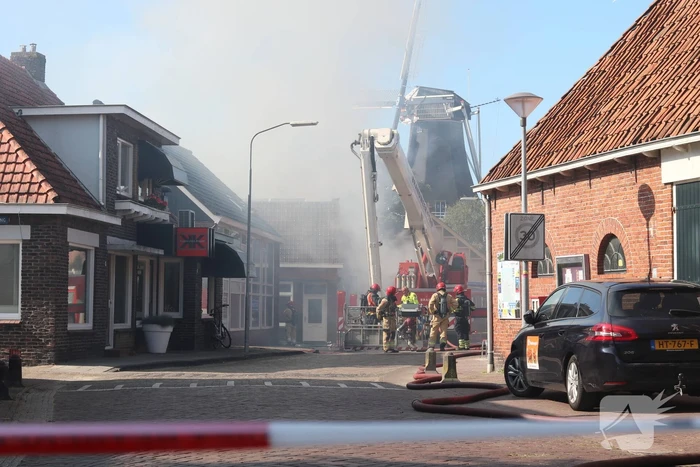 Grote brand in keuken van woning