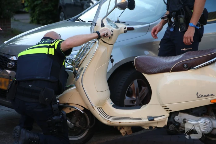 Scooterrijder gewond na aanrijding met auto