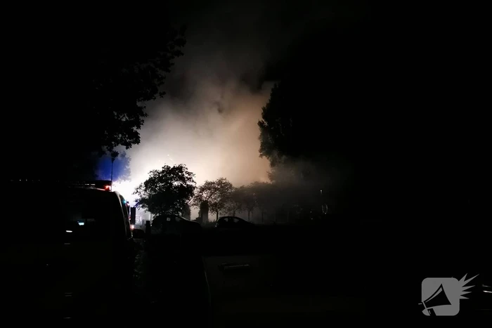 Grote brand in woning met rieten dak