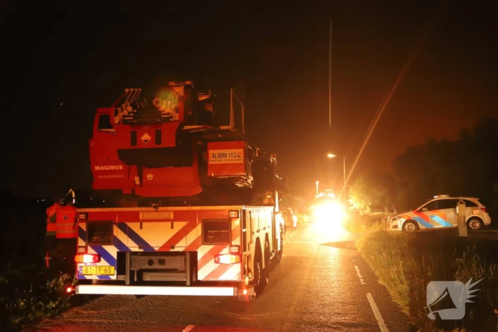 Grote schuurbrand vol met hooi
