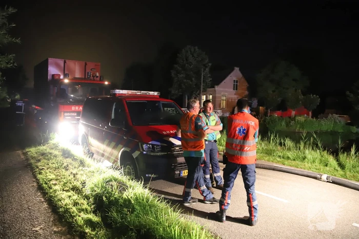 Grote schuurbrand vol met hooi