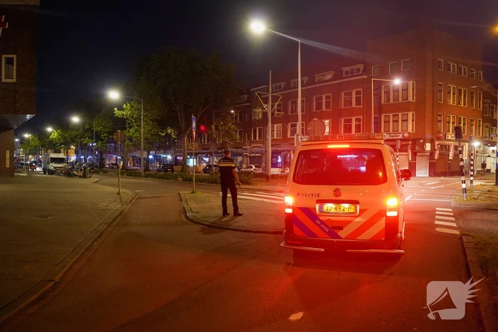 Zwaargewond slachtoffer steekpartij loopt honderden meters over straat