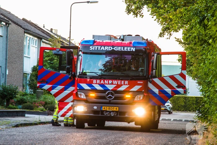 Onderzoek naar sinkhole in wegdek