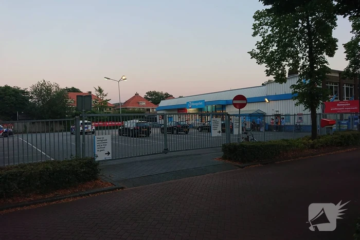 Man gevlucht na gewapende overval supermarkt Hoogvliet