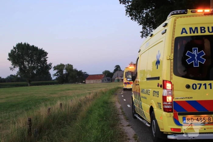 Scooter belandt in greppel
