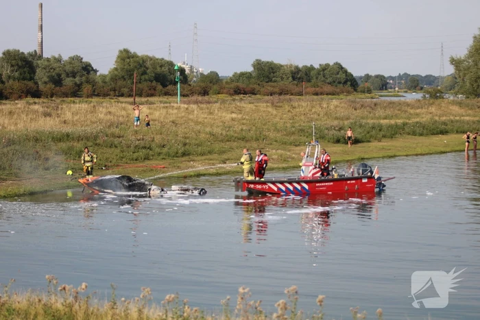 Speedboot vat vlam