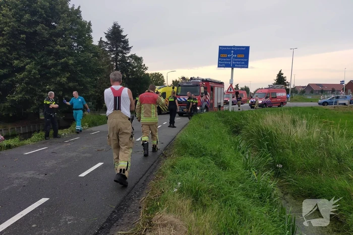 Terreinwagen belandt in sloot