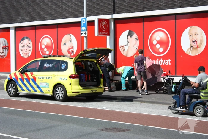 Man bevangen door de hitte