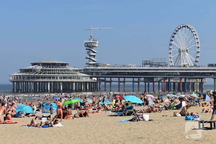 Drukte op het strand van Scheveningen