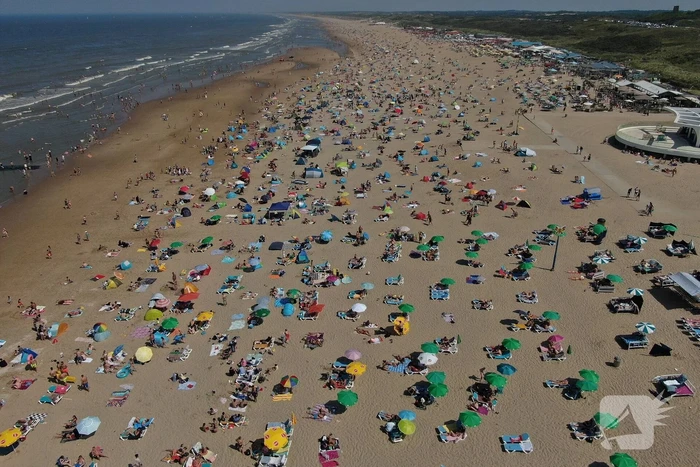 Drukte op het strand van Scheveningen
