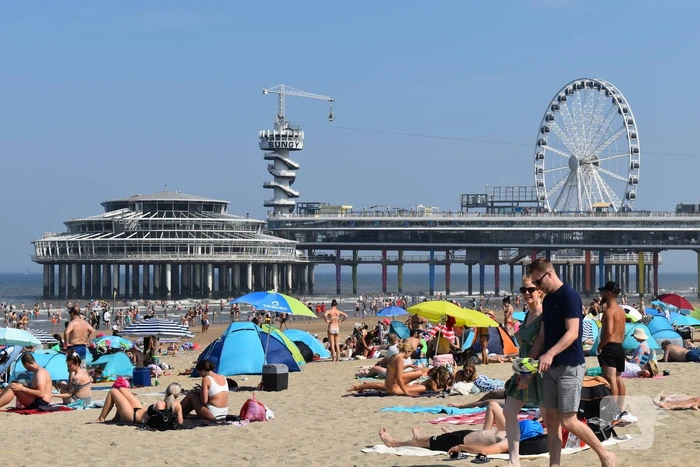 Drukte op het strand van Scheveningen