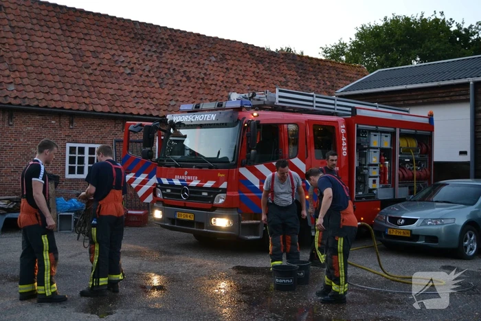 Brandweer redt opnieuw paard uit sloot
