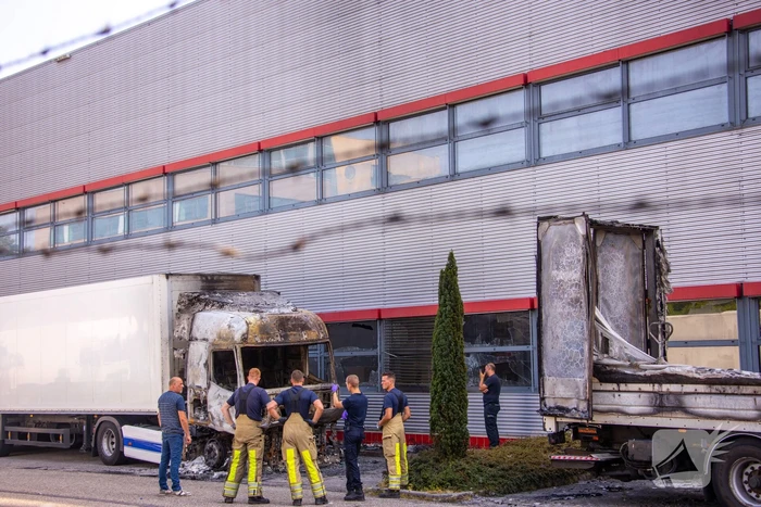 Enorme schade bij brand in vrachtwagens bij PostNL