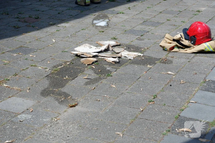 Stuk zachtboard vat vlam