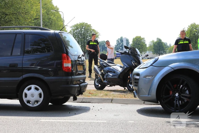 Porsche Cayenne Magnum botst op voorligger