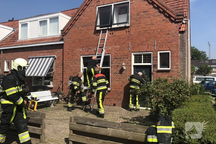 Alerte buurtbewoners reageren op brandalarm