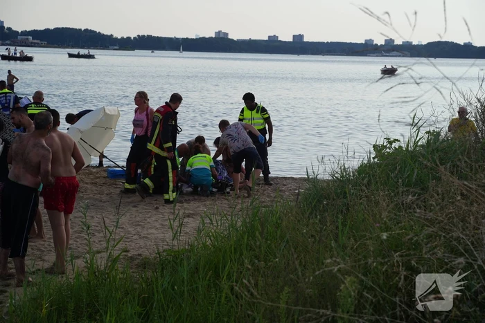 Kind van 7 jaar levenloos uit het water gehaald