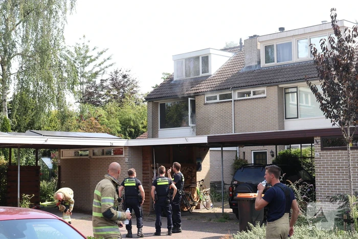 Woning tijdelijk onbewoonbaar na brand in slaapkamer