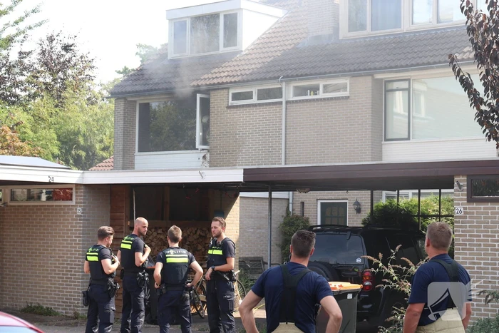 Woning tijdelijk onbewoonbaar na brand in slaapkamer
