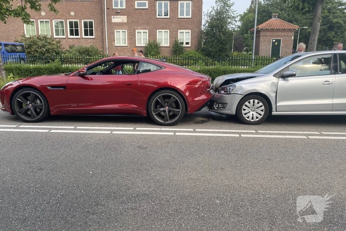 Meerdere voertuigen betrokken bij kop-staartbotsing