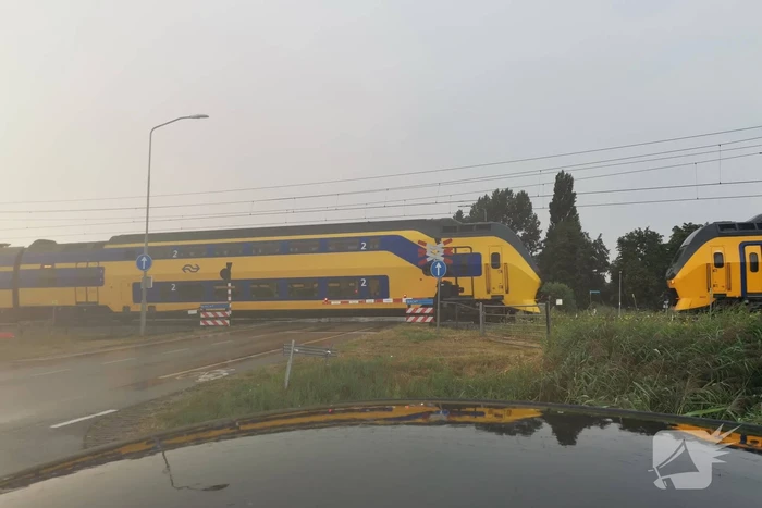 Spoorbomen blijven gesloten, treinen rijden stapvoets
