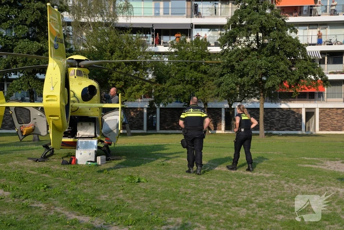 Persoon overleden na brand in flatwoning