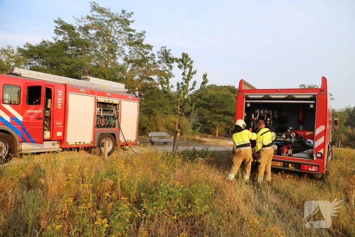 Stuk bos naast zweefvliegclub Volkel vliegt in brand