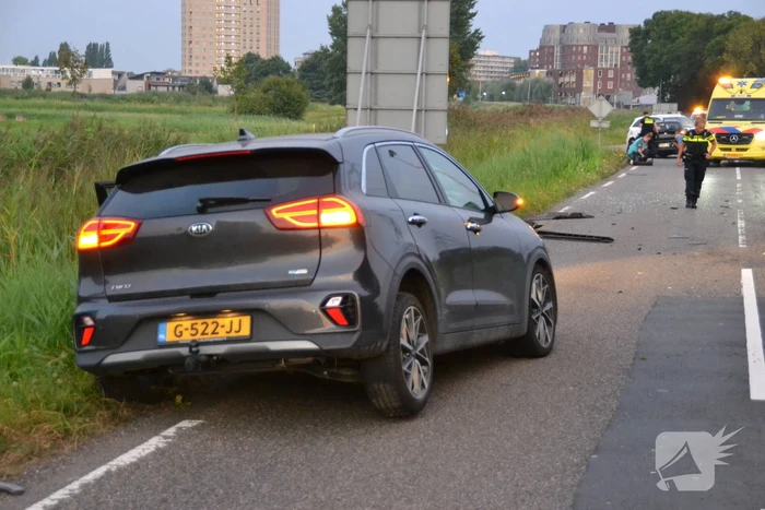 Hond komt met de schrik vrij bij verkeersongeval