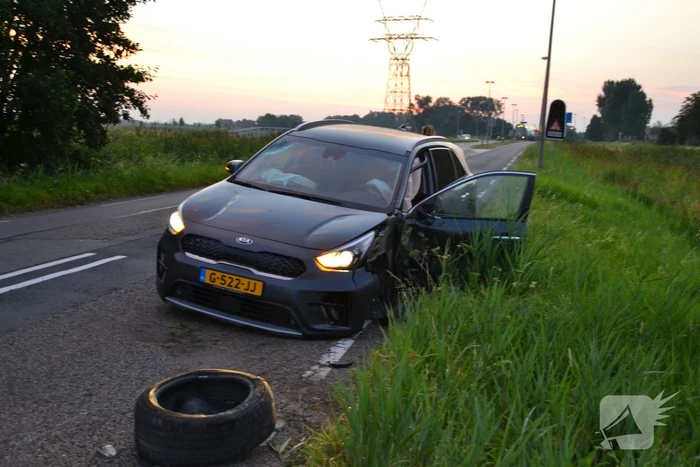 Hond komt met de schrik vrij bij verkeersongeval