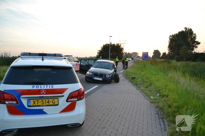 Hond komt met de schrik vrij bij verkeersongeval